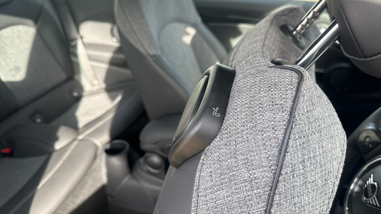 MINI Hatchback 135kW Cooper S Level 2 33kWh 3dr Auto Electric Hatchback